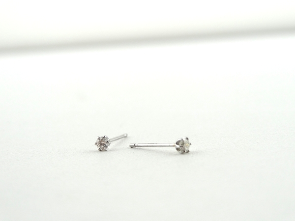 Pt ダイヤモンド ピアス 0.1ct 21,000円(税込)