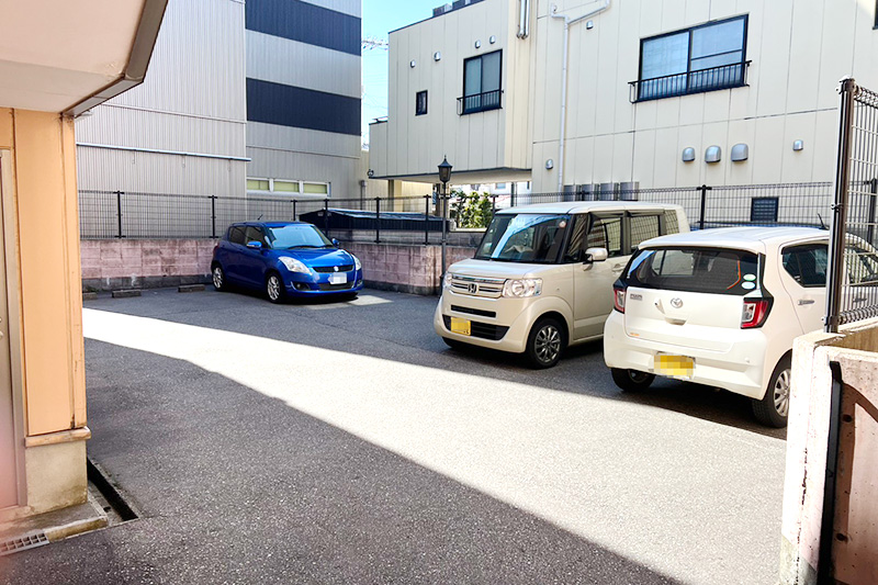 森立志堂の駐車場